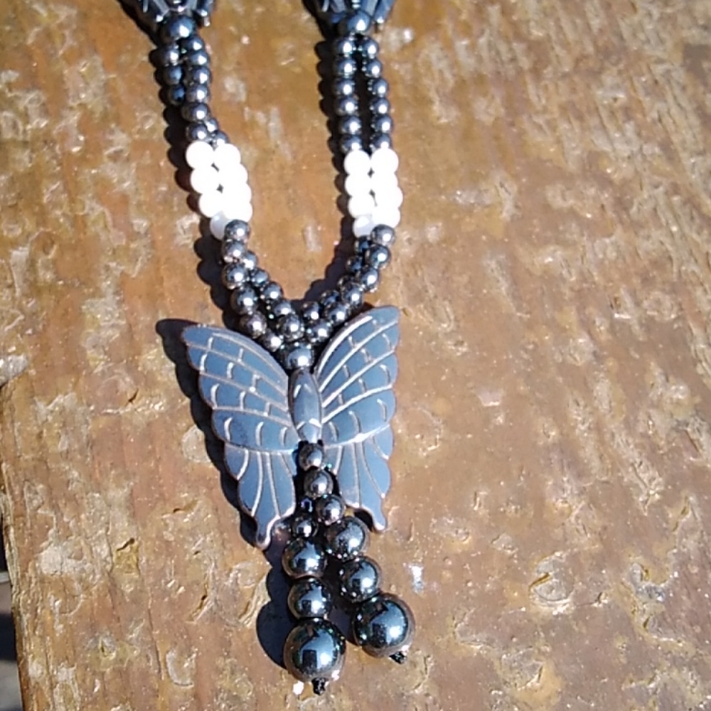 🦋 Butterfly Metallic Luster Necklace NWOT